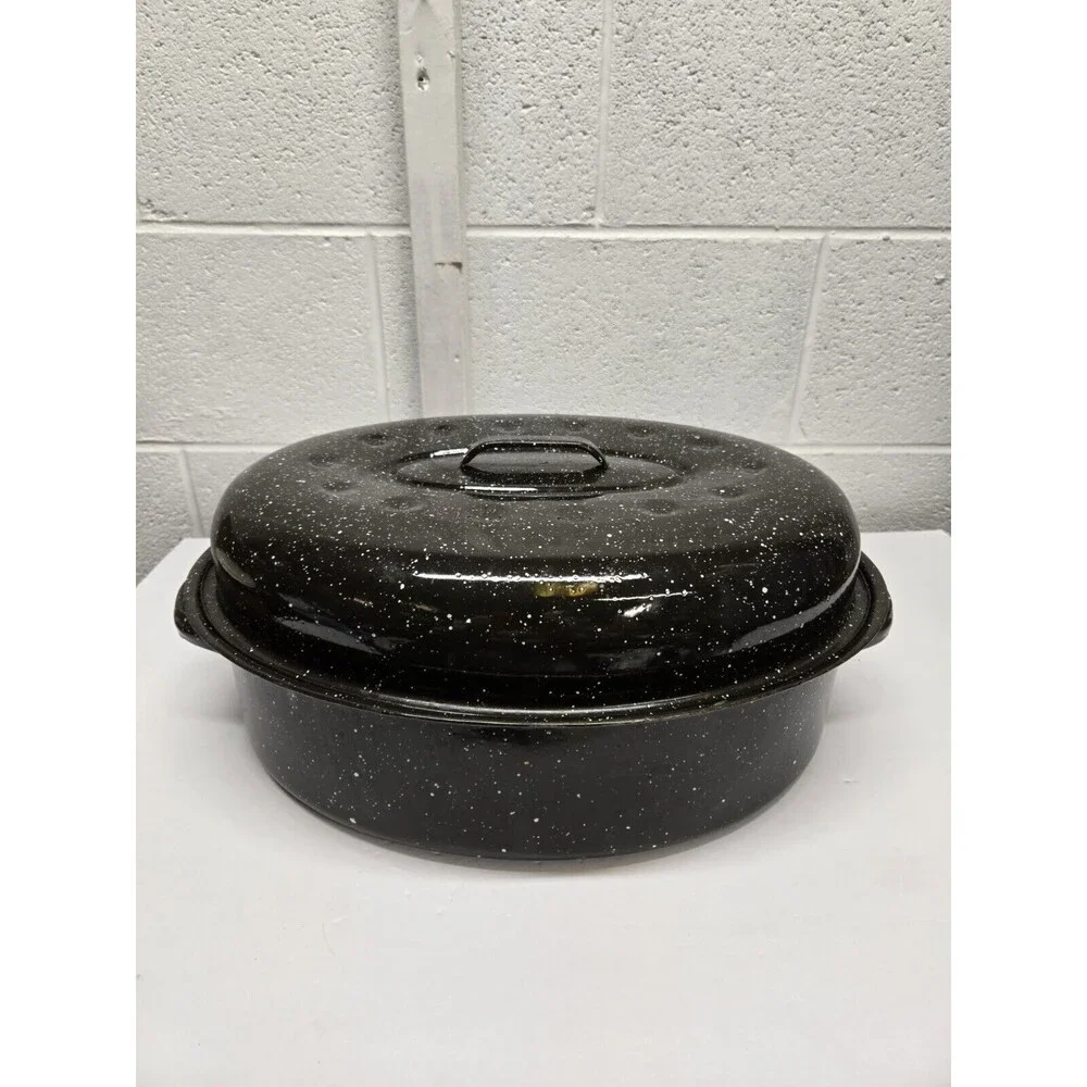 Vintage Black Speckled Enamel Small Oval Roaster Pan w/Lid - 15